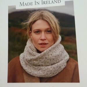 Ladies Su‎per Soft ‎Aran Woollen Mills Irish Knit Wool Infinity Scarf Cream